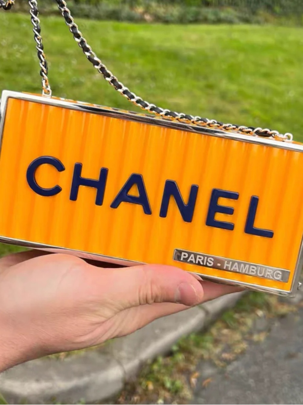 🧡ChaneI Orange 🍊 Shipping Container Bag 🚢 - Picture 5 of 7